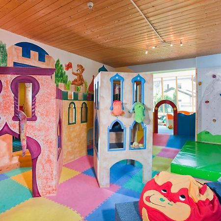 Hotel Truyenhof リート・イム・オーバーインタール エクステリア 写真