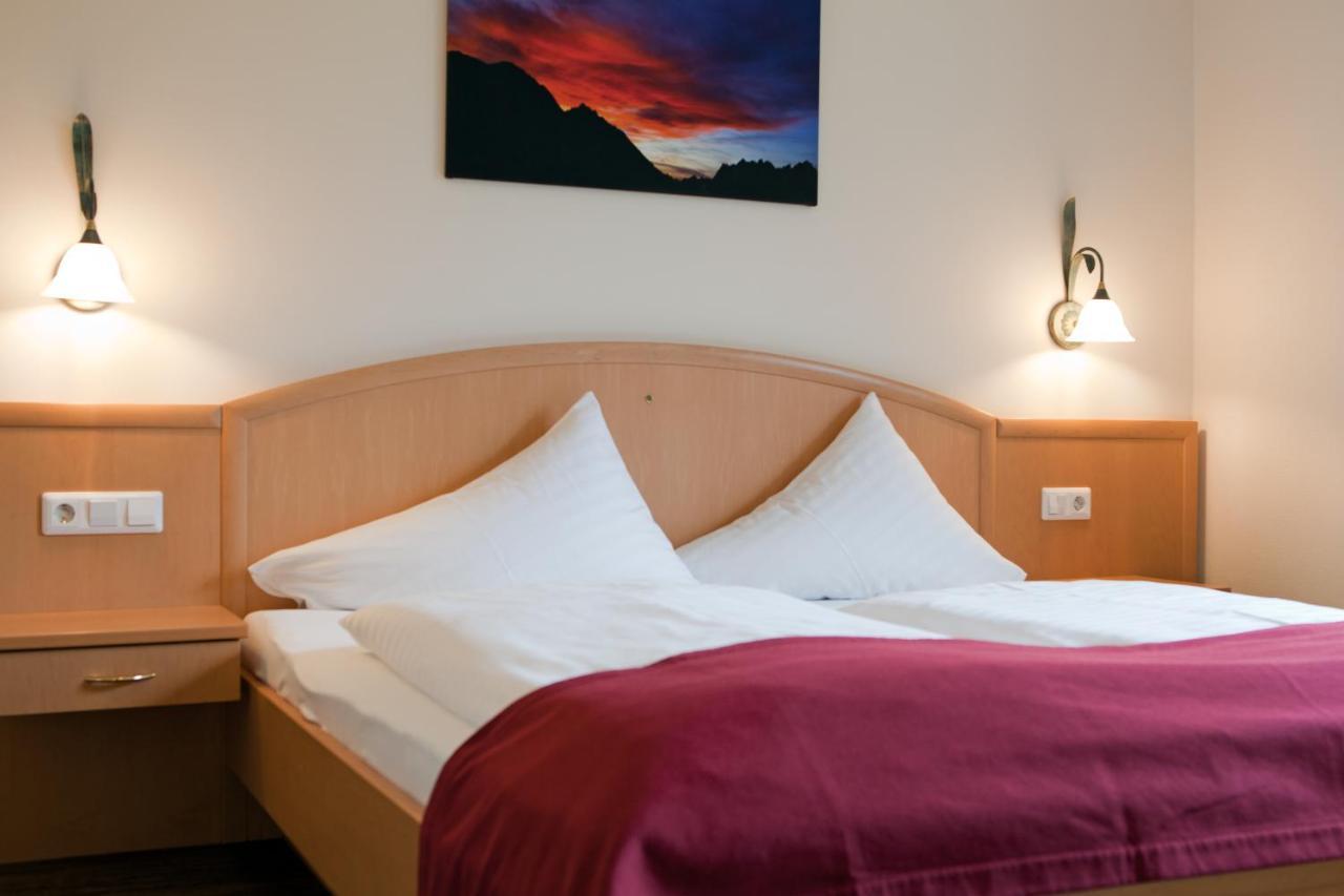 Hotel Truyenhof リート・イム・オーバーインタール エクステリア 写真